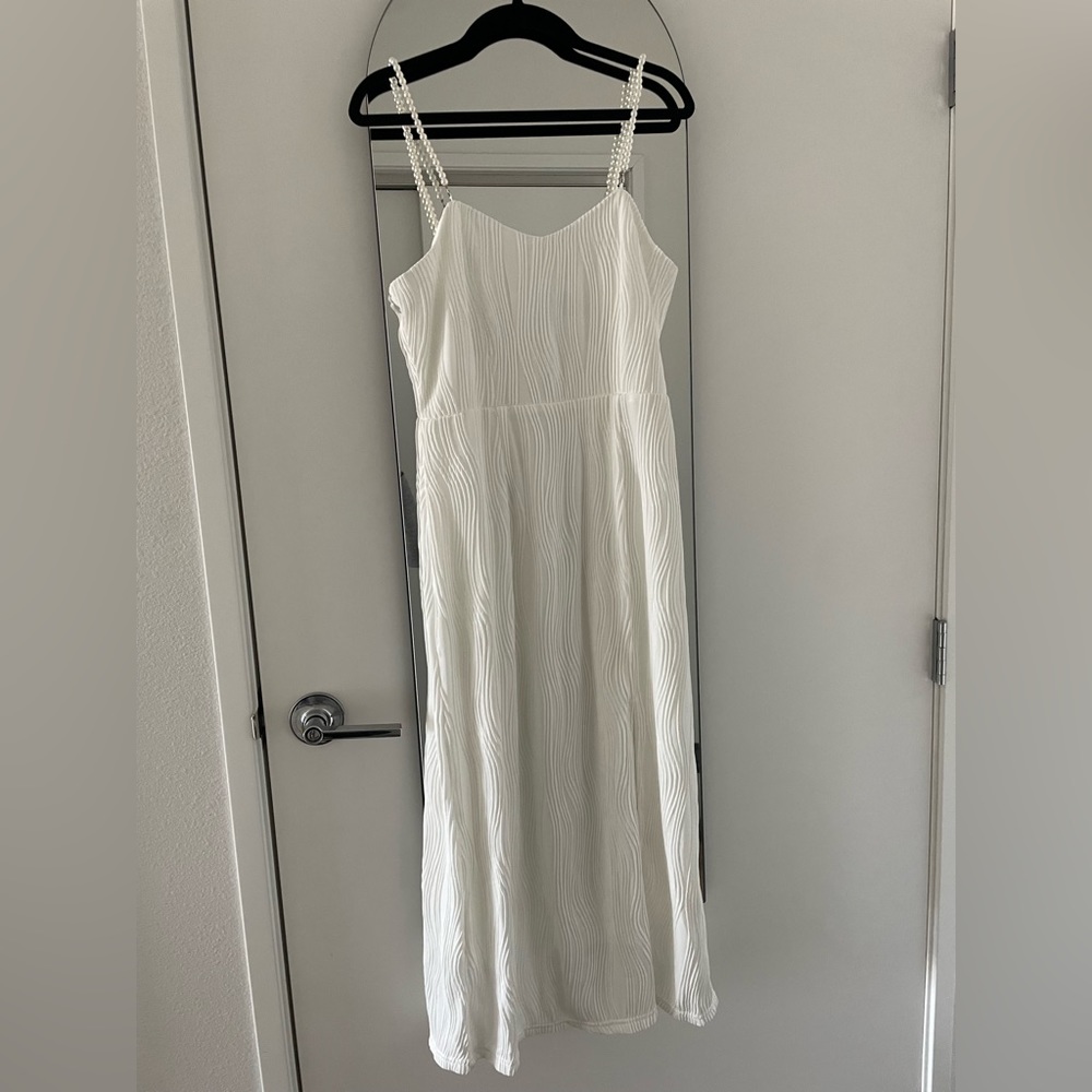 Rihoas white bridal dress